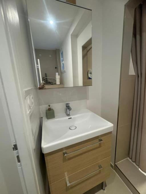 Luxueux Appartement La Defense - Porte Maillot - Parc De Bagatelle - Jardin D'Acclimatation - 6 Pers Bois-Colombes Exteriör bild